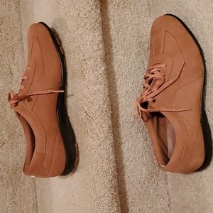 Rockport truwalk women brown leather shoes. Size 9